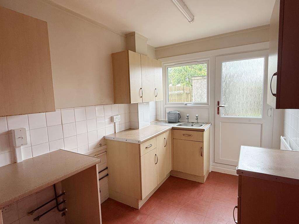 Lot: 163 - HOUSE IN NEED OF IMPROVEMENT - Kitchen of house in need of improvement